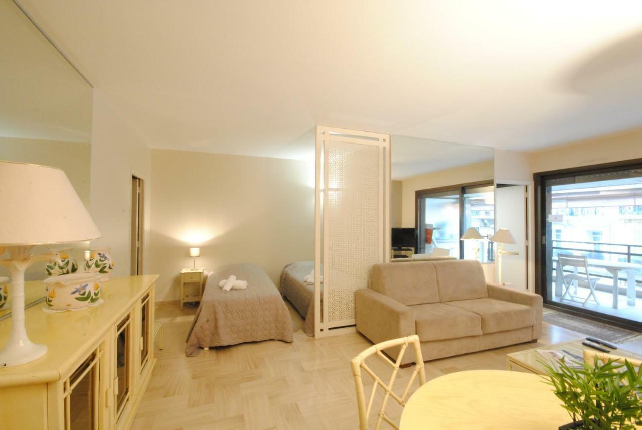 Gray D'albion Lef516 Apartment *