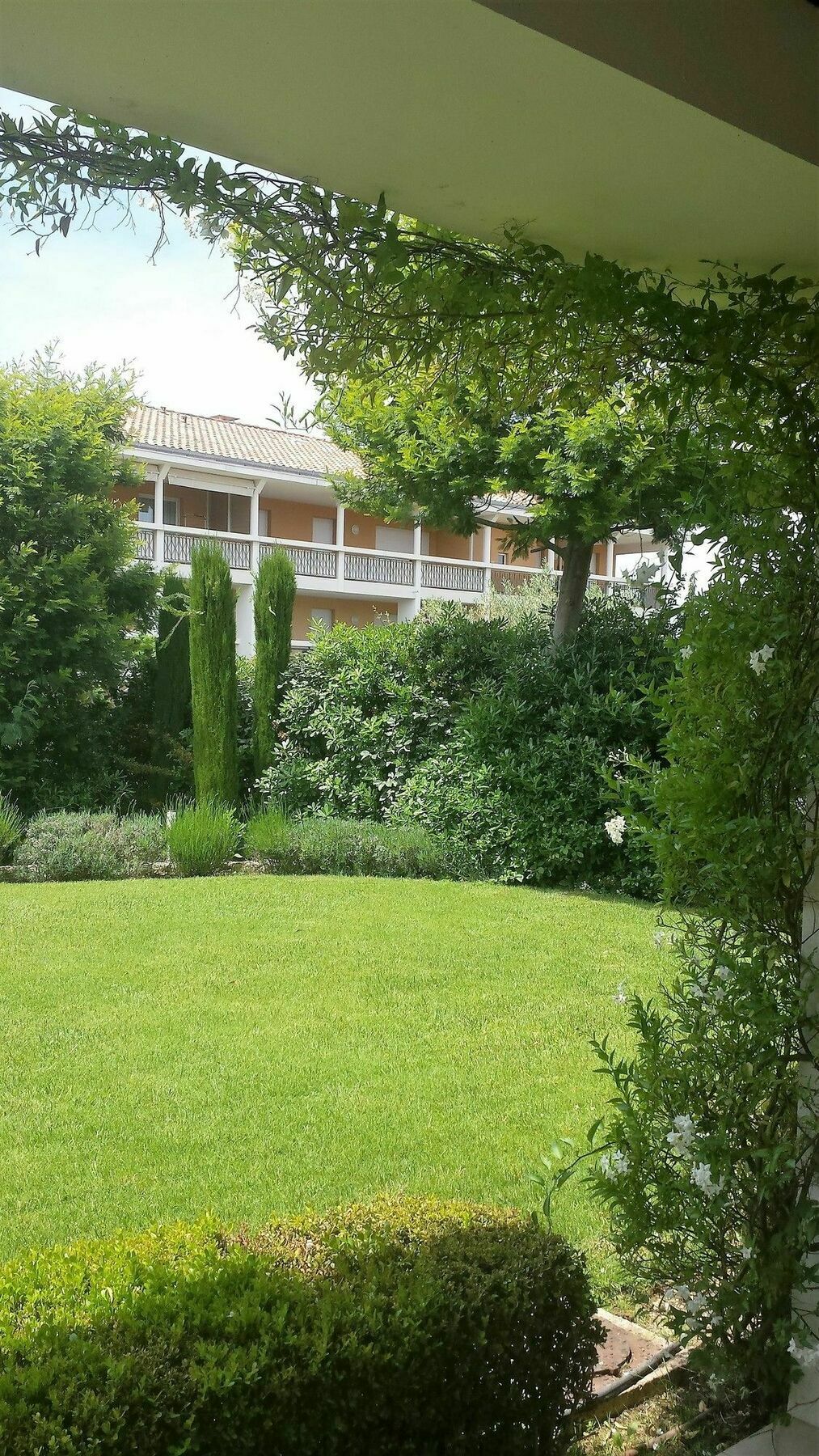 Elegant Beautiful Garden Apartment Cannes