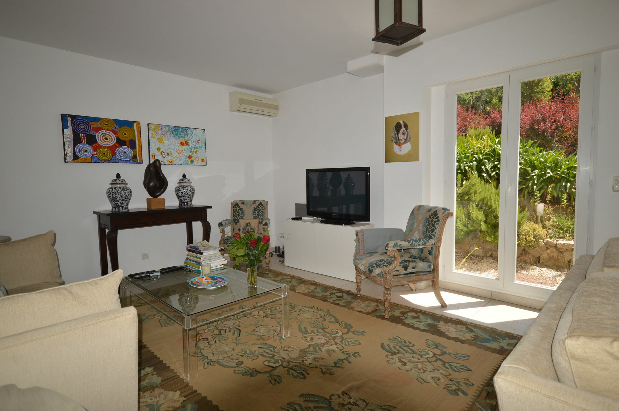Elegant Beautiful Garden Apartment