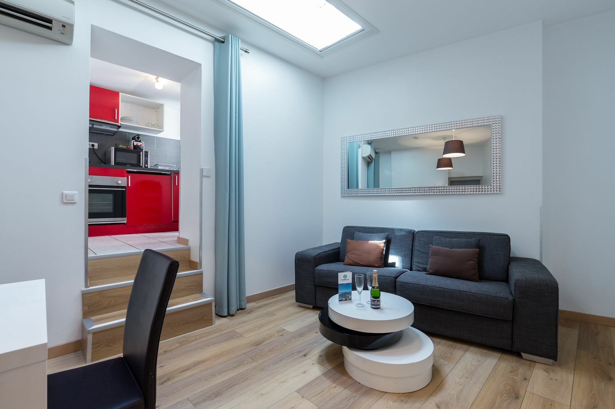 Florella Clemenceau Apartment *