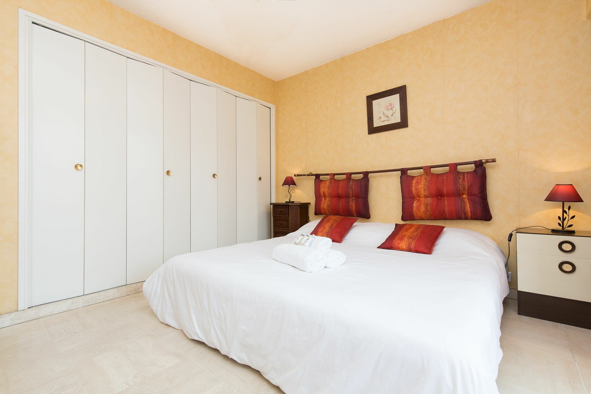 Palais Royal Yourhosthelper Apartment