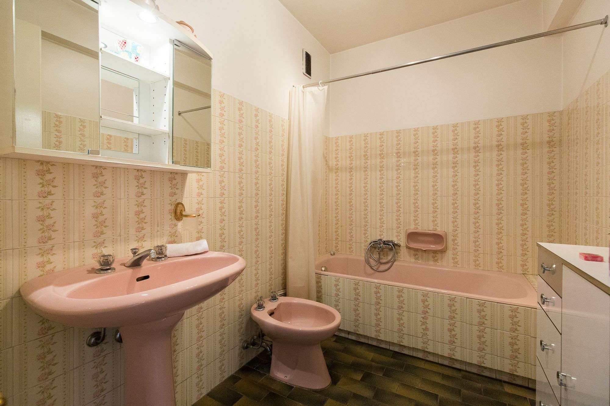 Apartment Palais Royal Yourhosthelper