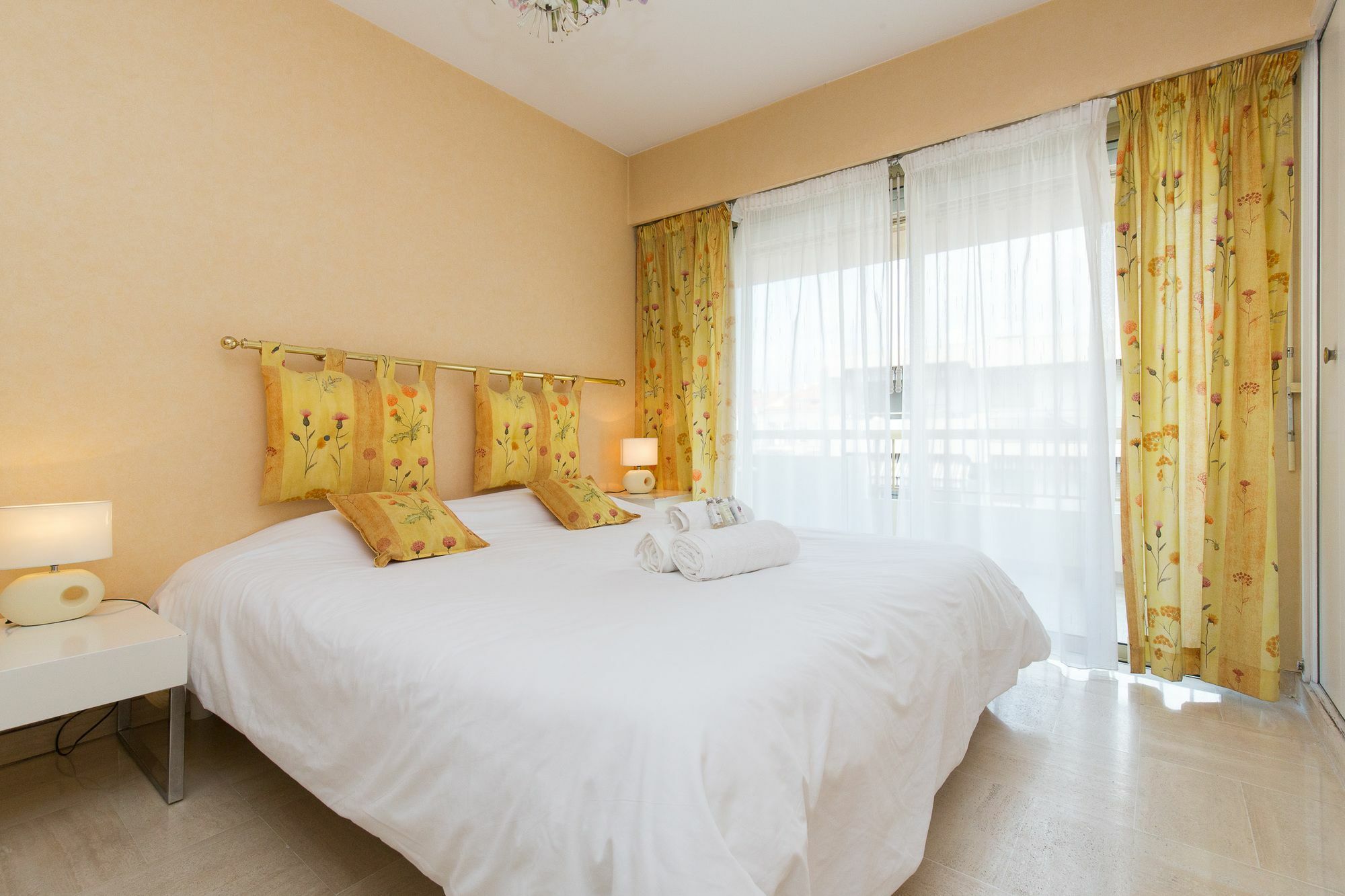 Apartment Palais Royal Yourhosthelper