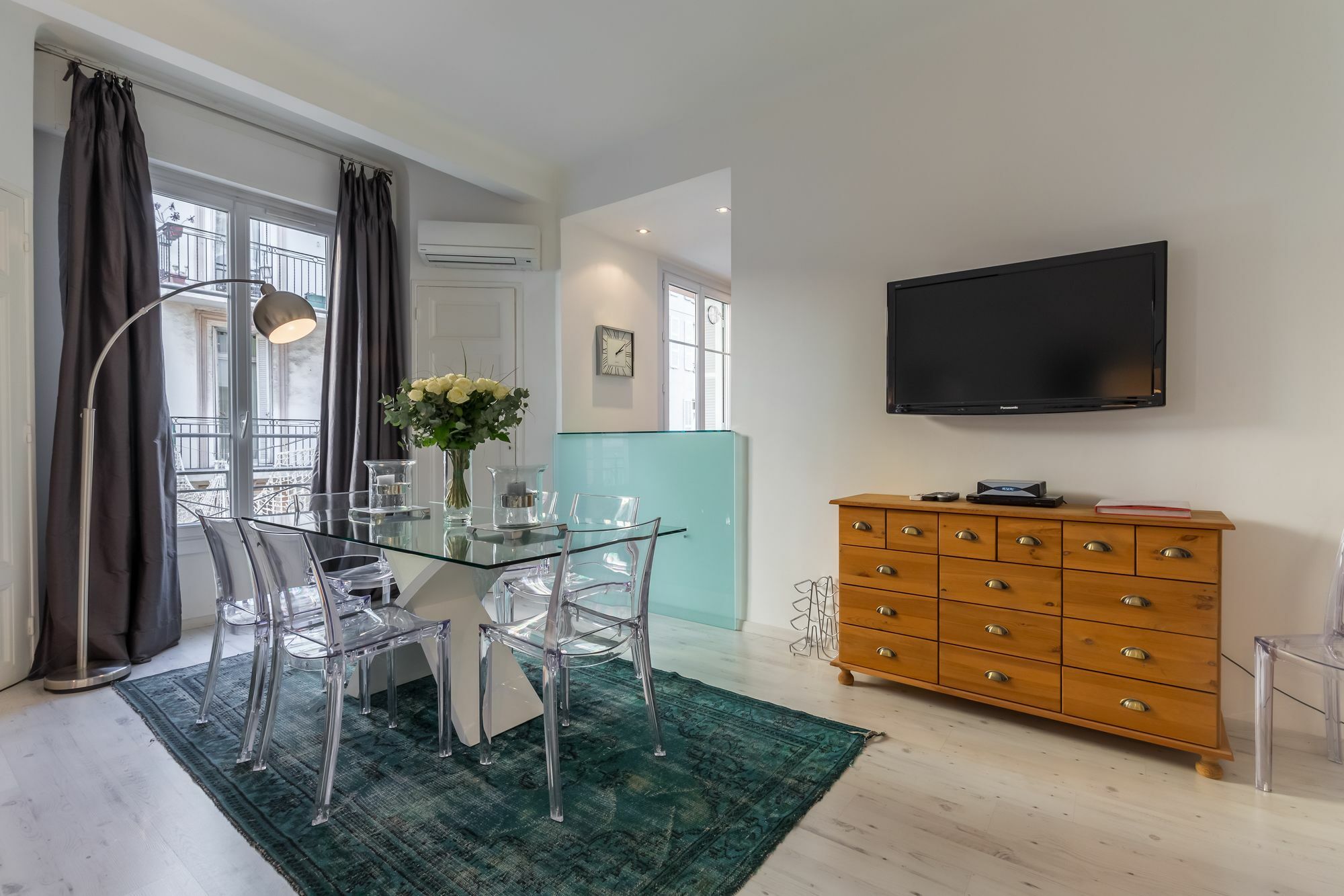 Modern: 2-bed With Aircon * Cannes