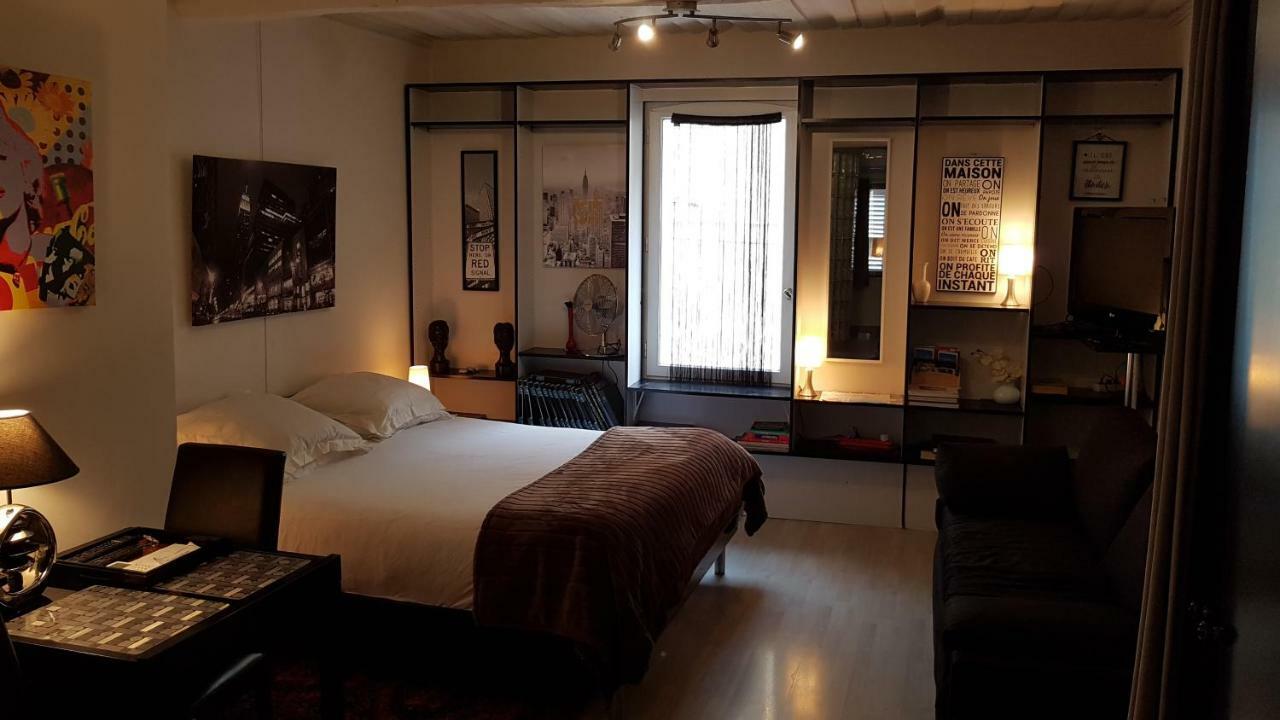 Notre Dame Apartment *
