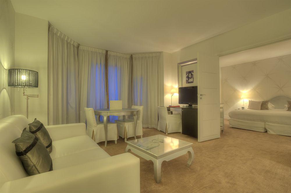 Renoir Hotel 4*