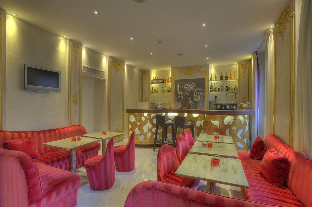 Hotel Renoir Cannes
